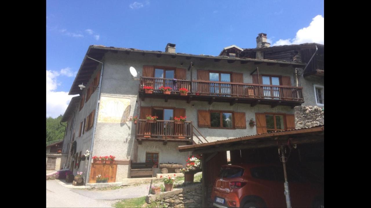 San Marco Farmhouse With A View. Oulx Extérieur photo